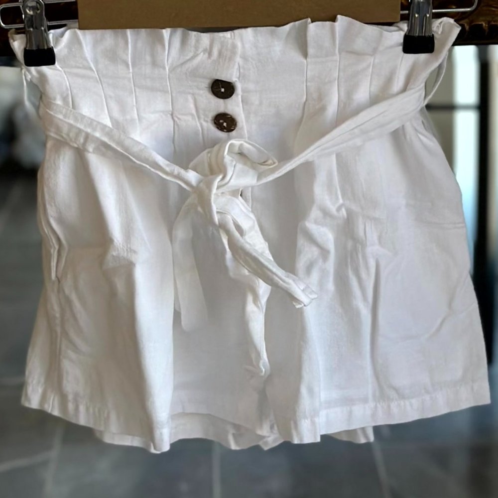 MPC High waisted shorts white belted XS